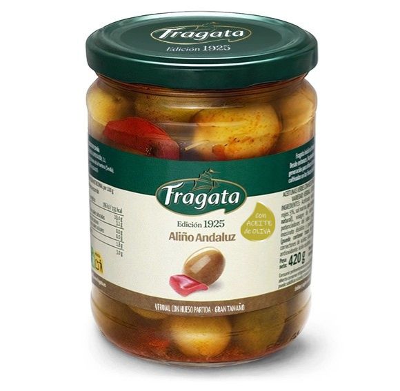 Aceitunas verdes Verdial con hueso partidas aliñadas estilo andaluz